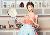 Piękna kobieta w kuchni